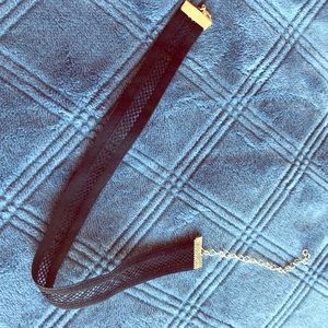 MUST GO ASAP: Black laced choker